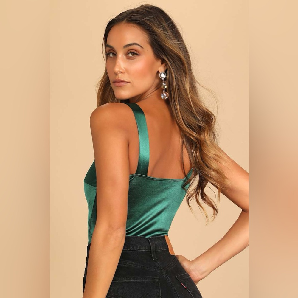 NWT | Lulus | Emerald Green Satin Sleeveless Bodysuit | Sz XS - Picture 3 of 5